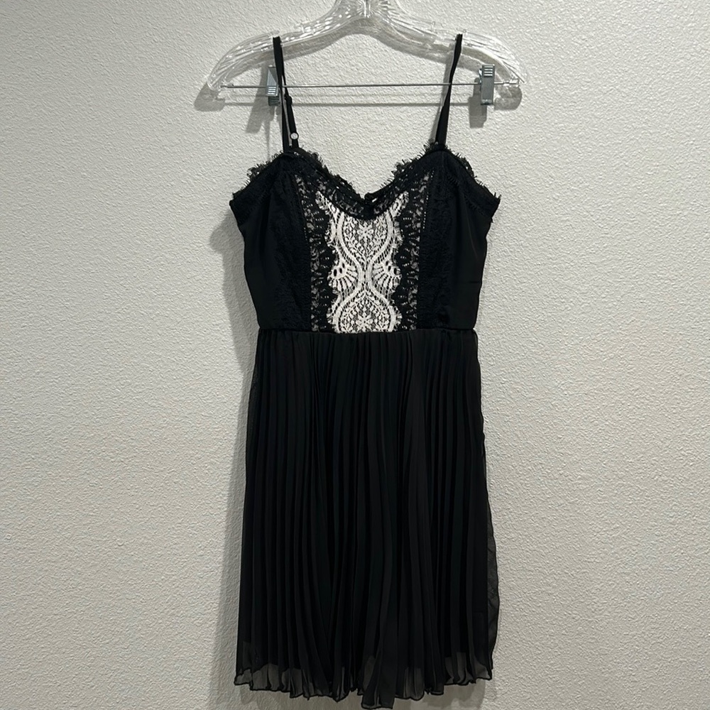 Juniors' Lily Rose Pleated Sweetheart Lace Dress SZ Small NWT - Picture 5 of 13